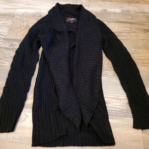 Ambiance Apparel sweater size small